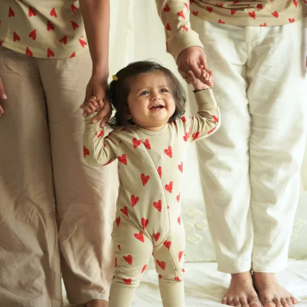 Bamboo sleepsuit with reversible mittens & footie